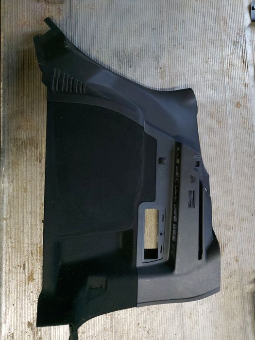 Tapicerka Bagaznika P I L Ford Kuga II