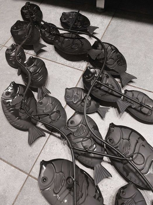 Ozdoba na ścianę z metalu ryby.  Sushi bar. Loft. Restauracja