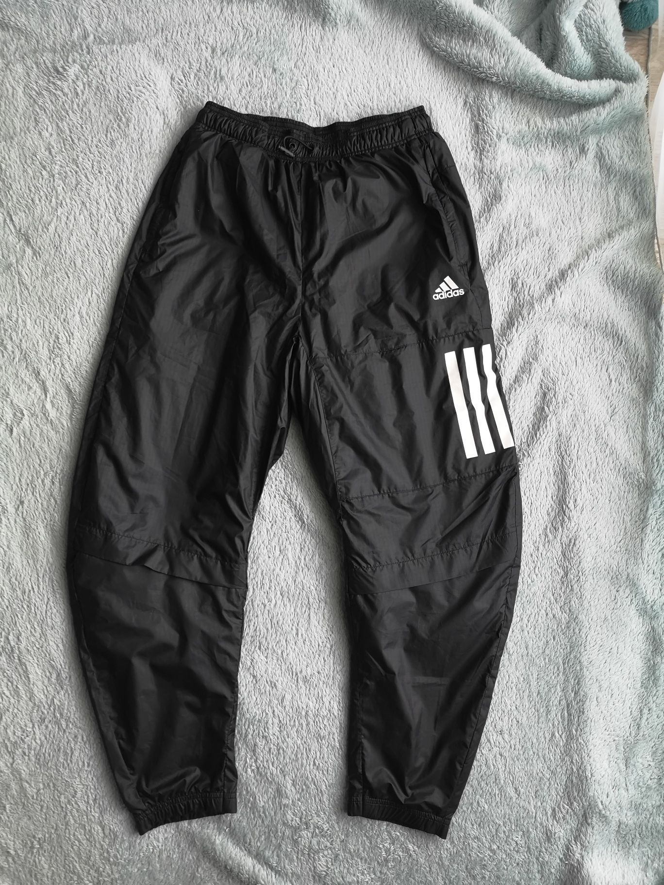 Adidas Performance czarne ocieplane spodnie dresowe typu jogger r. S