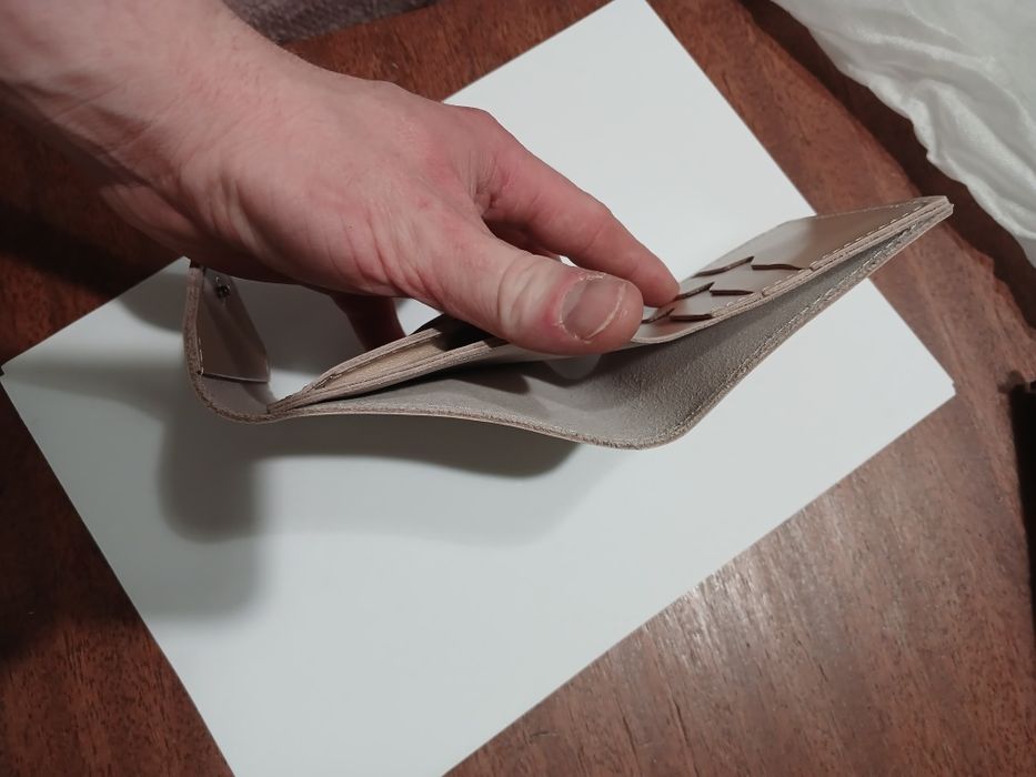 Жіночий шкіряний гаманець