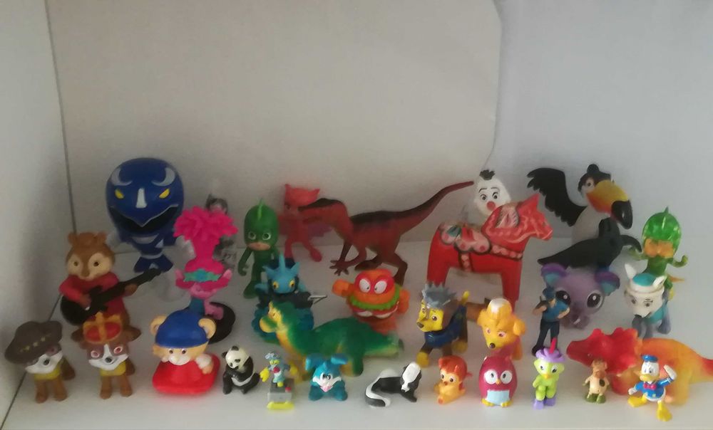 lote de 33 figuras para brincar