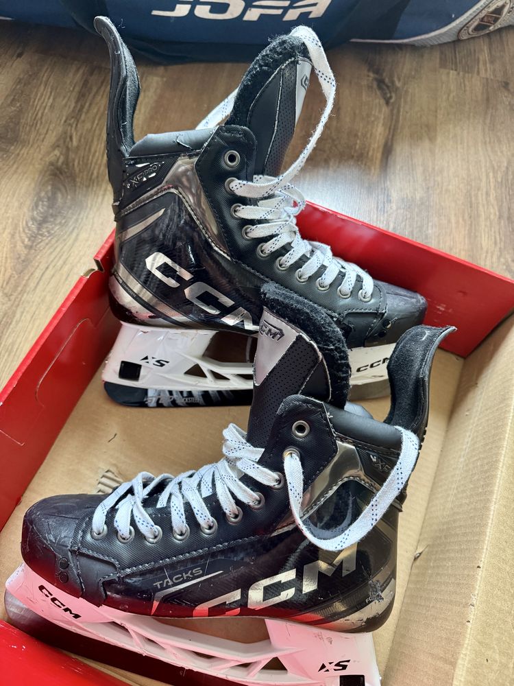 Łyżwy CCM XF Pro US8.5