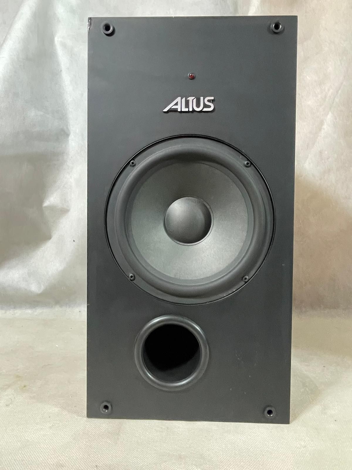 Potężnie brzmiący Tonsil Altus 100A subwoofer 20cm aktywny