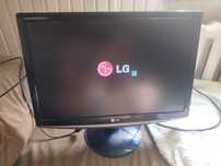 Monitor LG Flatron 22 cale z okablowaniem