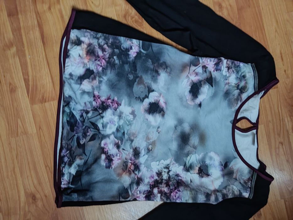 Paczka ubrań bluzki i leginsy