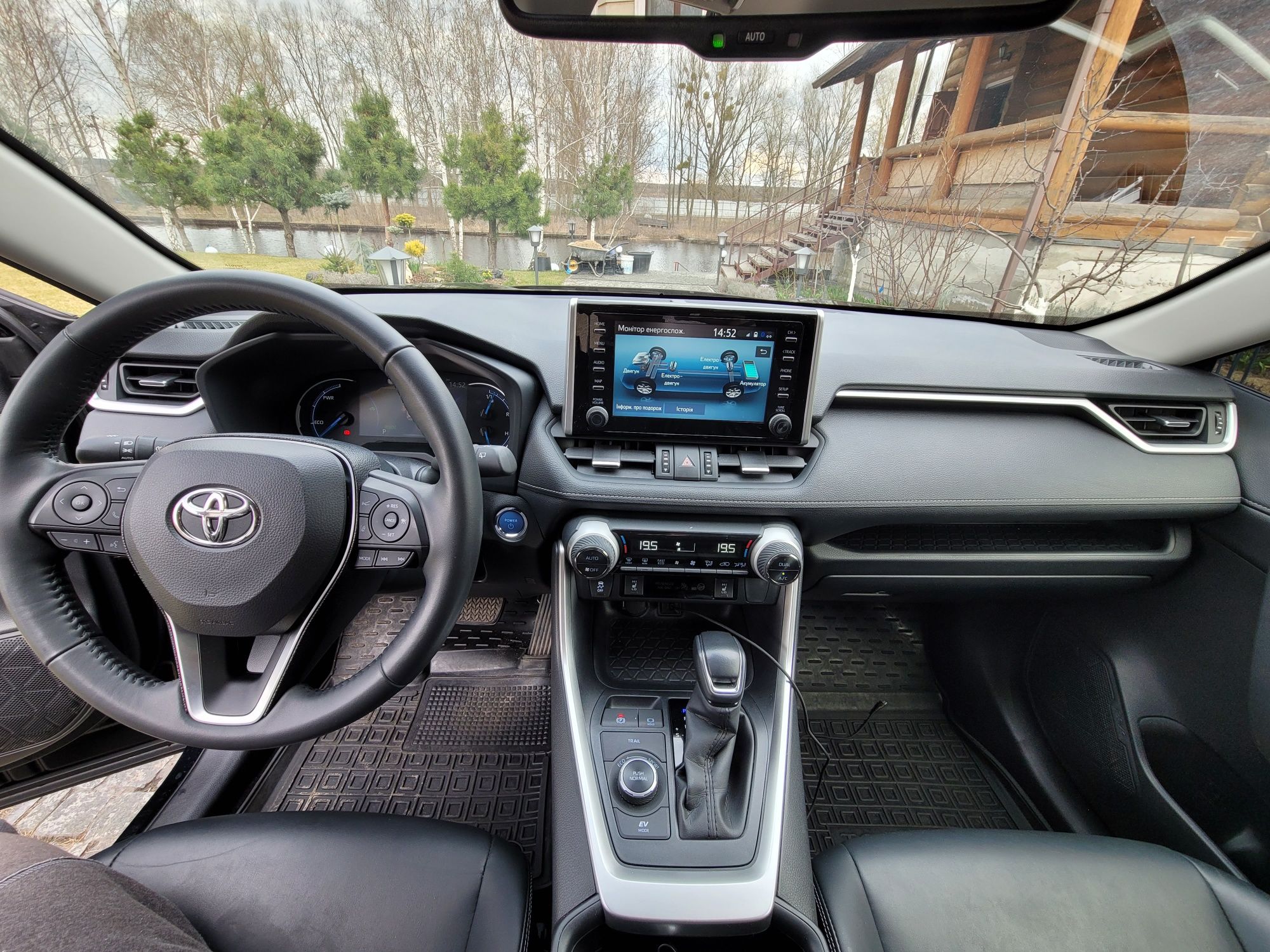 Продам toyota Rav4 Hybrid