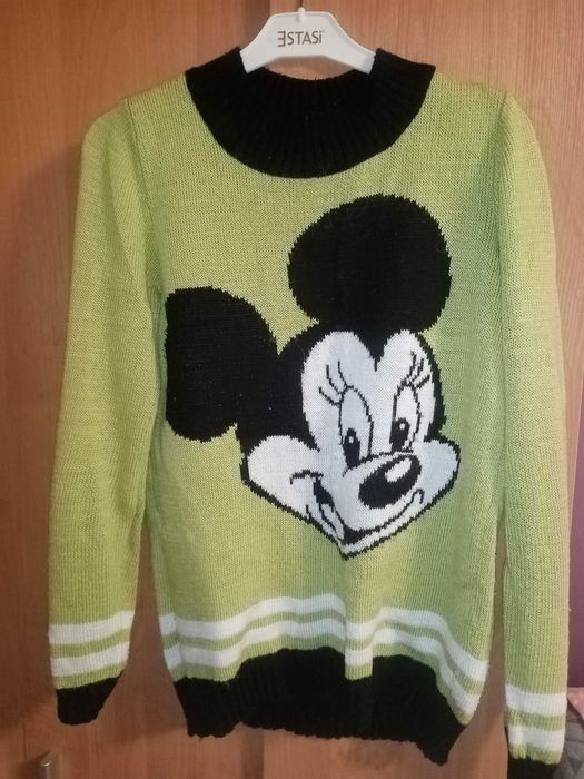 Свитер с миккимаусом