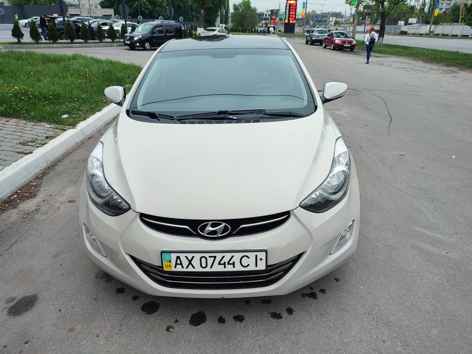 Hyundai Elantra 1.8 автомат