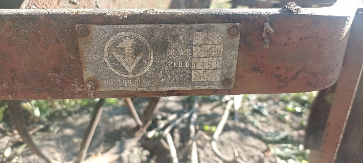 Pług do podorywki zabytkowy pług do orki 1958 r dwuskibowy