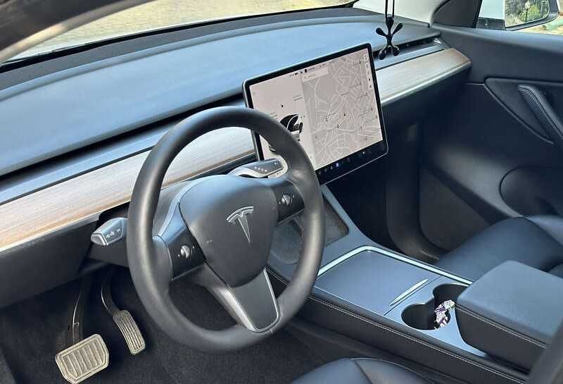 Tesla Model Y 2021 Dual Motor