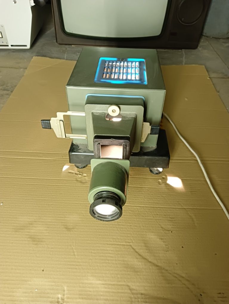 Projektor, rzutnik Dialux 300 PRL