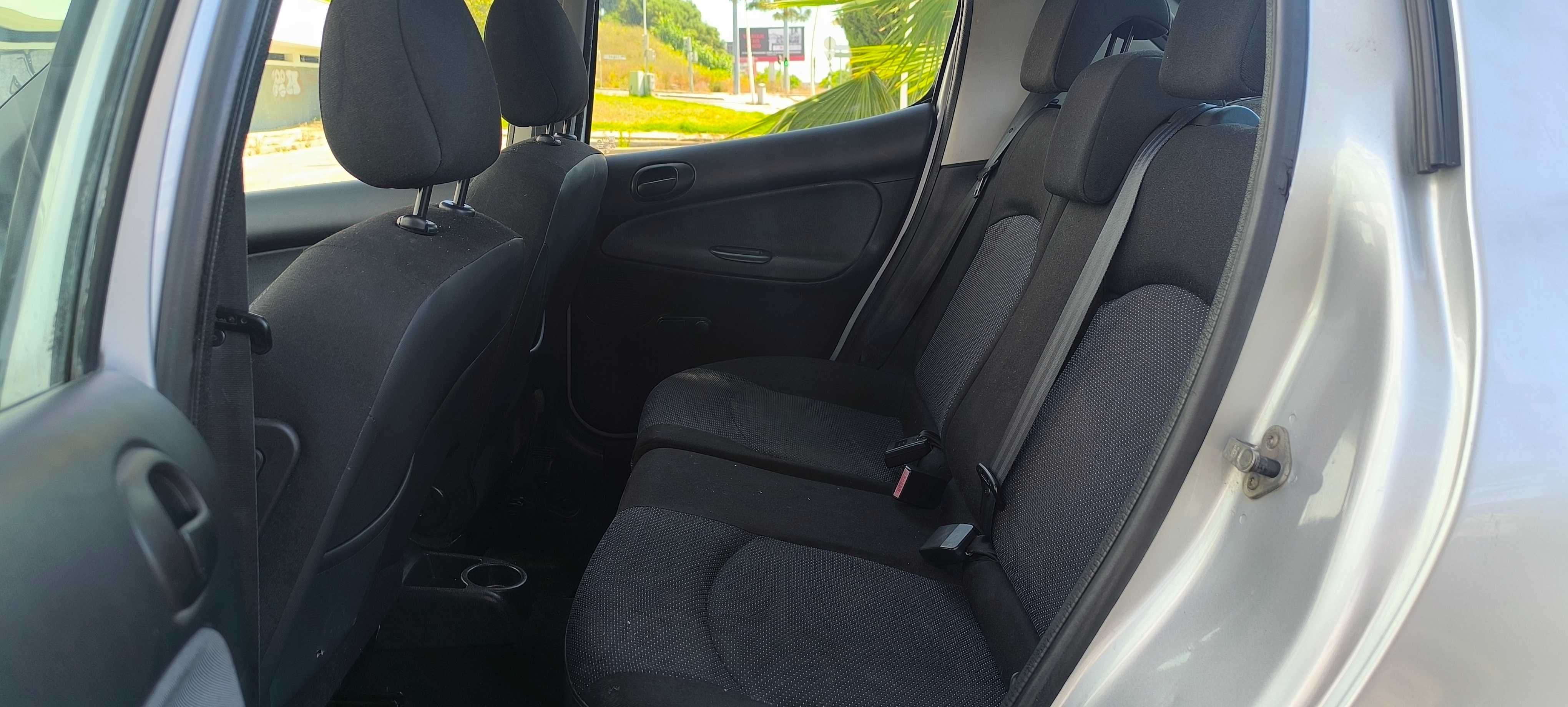 Peugeot 206 + 1.4 HDi (Diesel) 2011