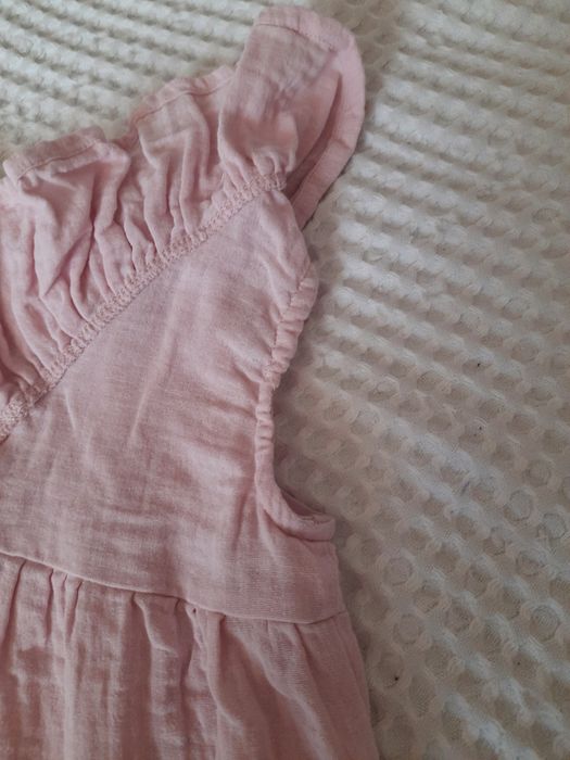 Rozkloszowana bluzka na ramiączka z falbankami roz. S,M