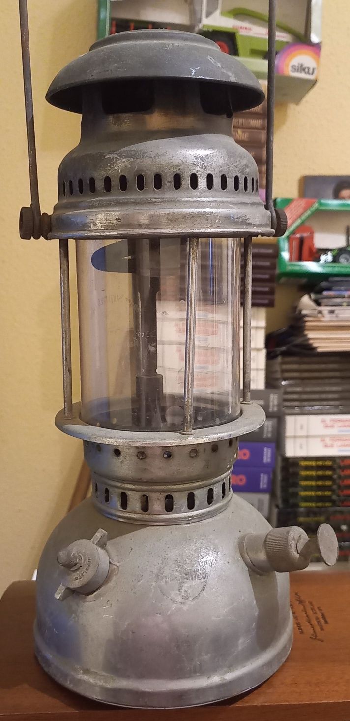 Vintage Lanterna de Celeiro da marca Portuguesa  Hipólito.