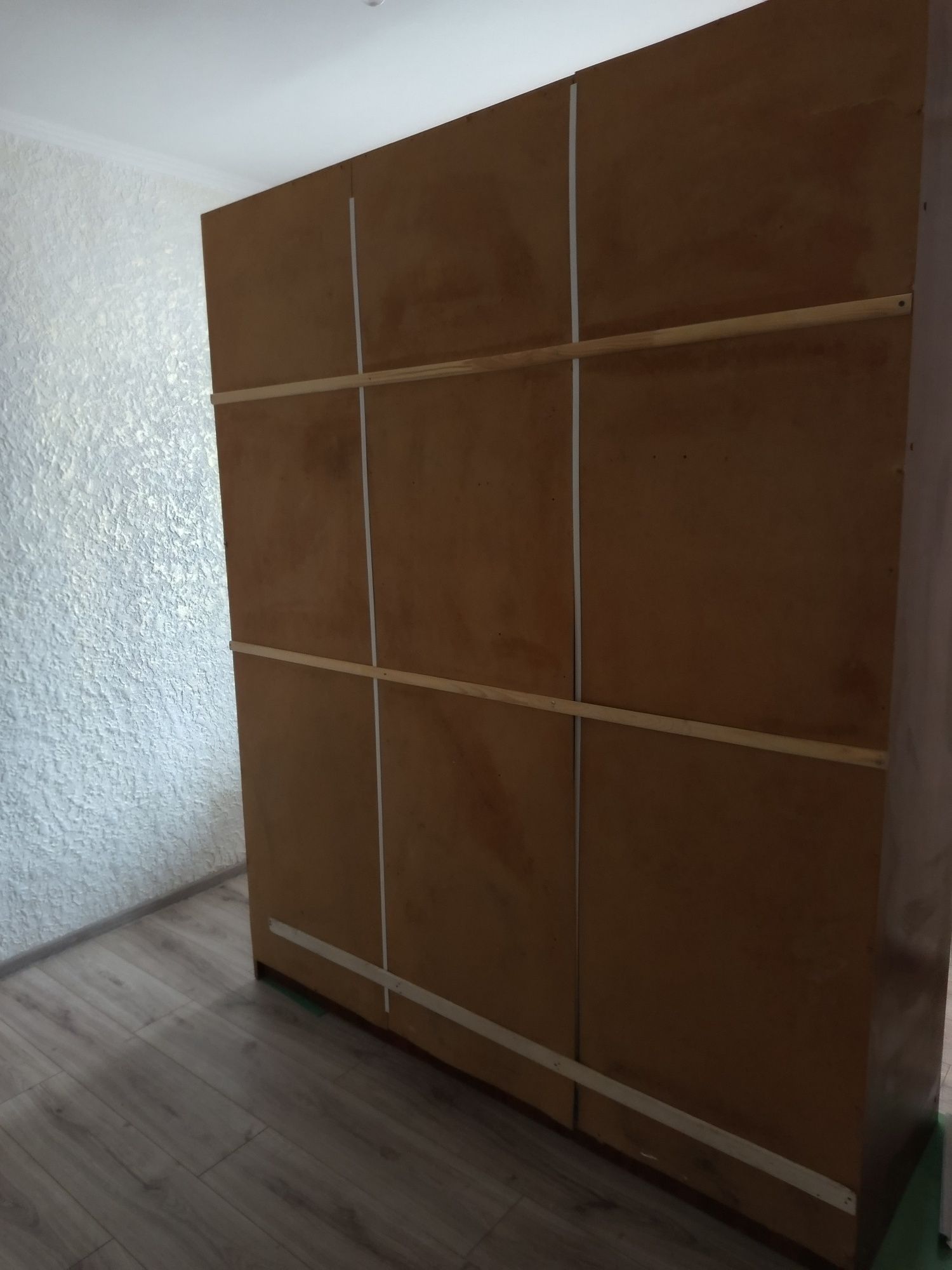 Шафа купе трьохсекційна 180*220*60 на три дверки