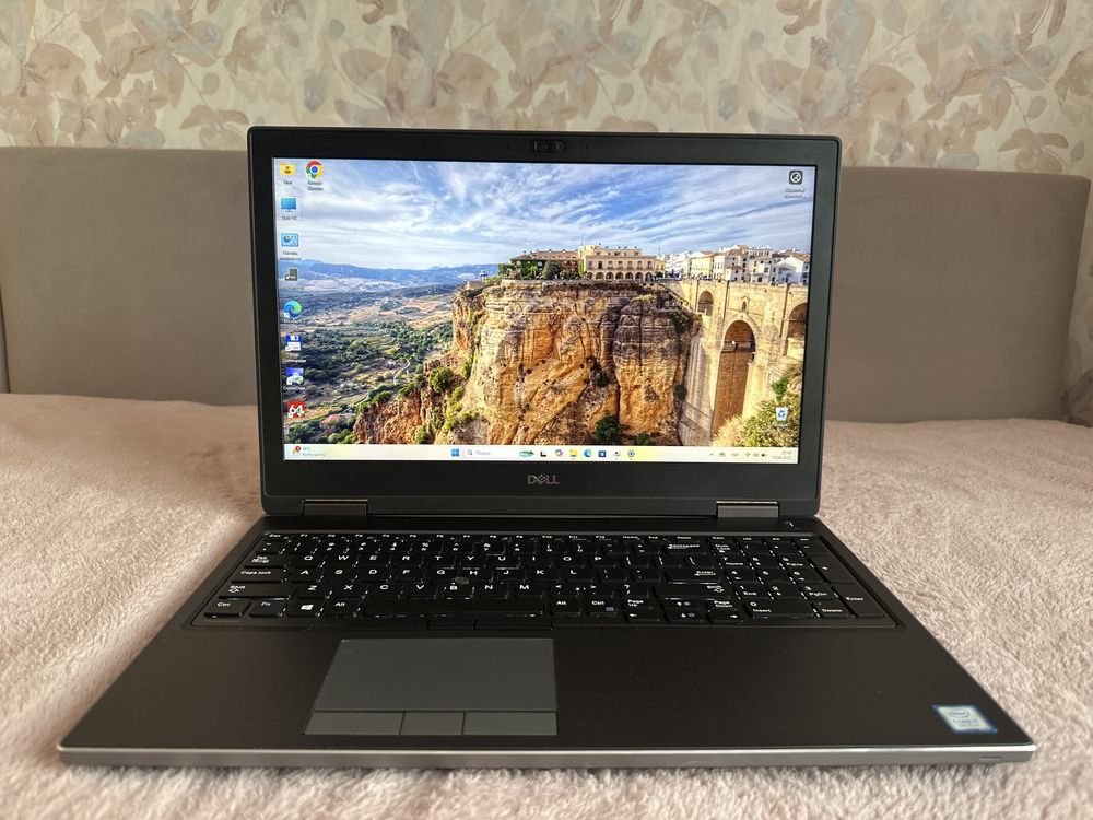 Dell Precision 7540 i7-9850h / 16gb ddr4 / 512 ssd