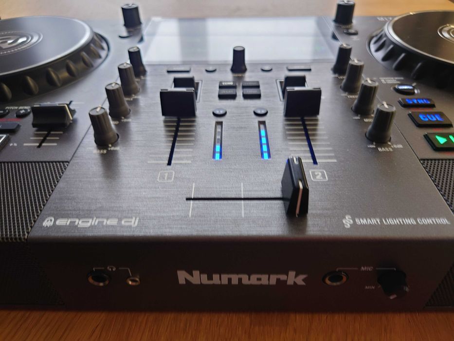 Numark MIXSTREAM PRO GO przenośna konsola dj