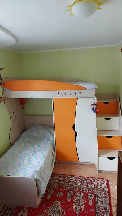 Двоповерхове ліжко, дводверна шафа, сходи-комод, стінка, дитячі меблі
