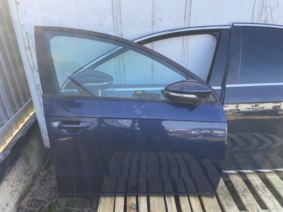 Passat B7 седан комбі двері дверка б7