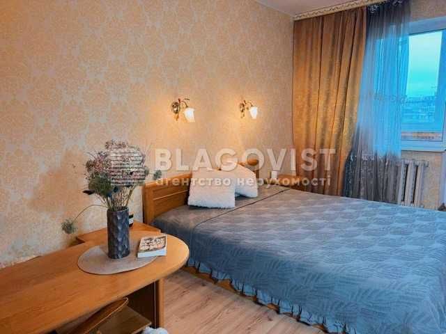 Продаж 3х кімнатної квартири на Оболоні, метро Мінська, Оболонь