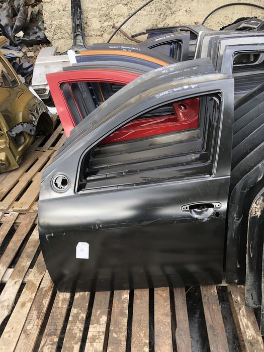 Передні ліві двері до Renault Dacia Duster