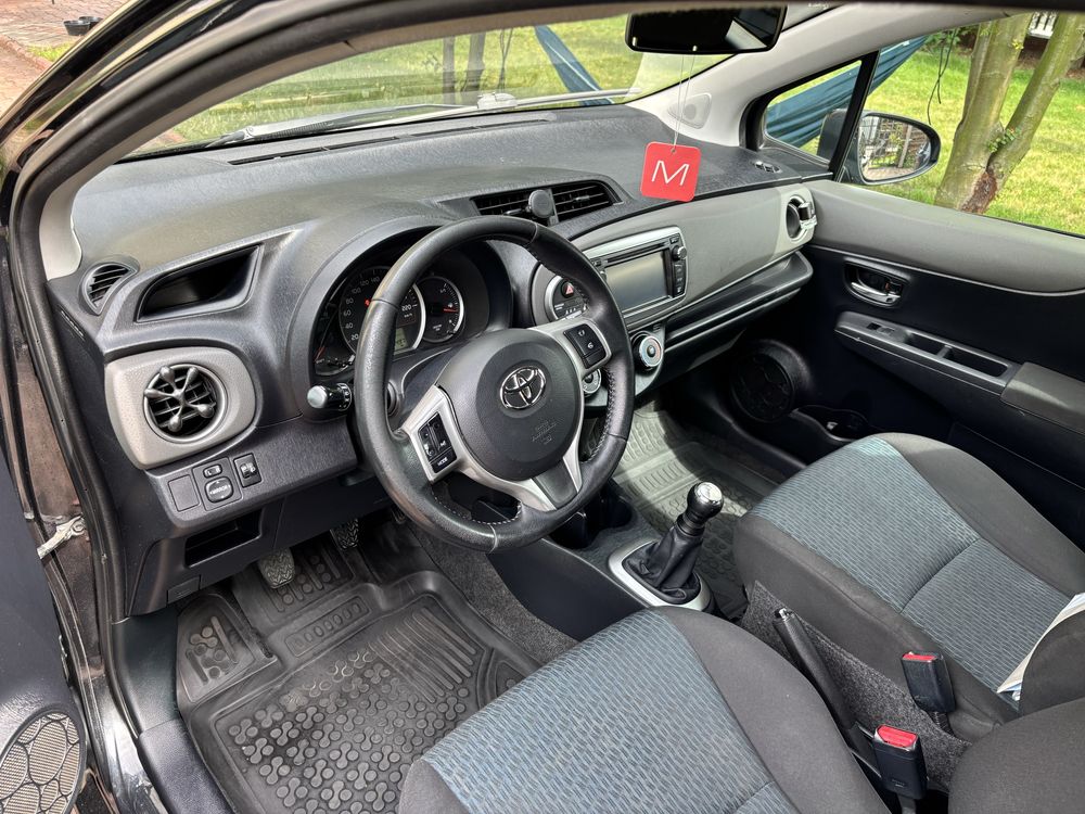 Toyota YARIS  2012 brak rdzy