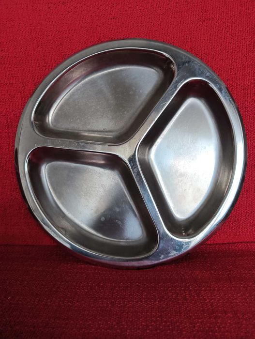 Prato de aperitivos inox com 3 divisórias 22cm diâmetro