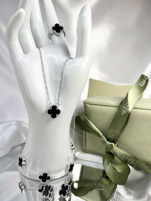 Золотой набор с ониксом в стиле Van Cleef Ван Клиф
