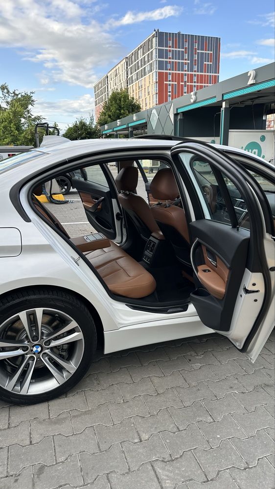 Bmw F30 335 комплектація Luxury