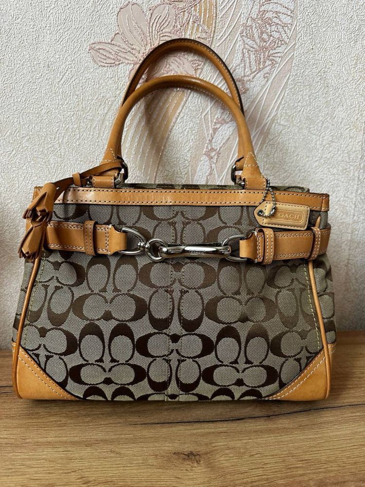 Сумка Coach з моногоамою і шкіряними деталями
