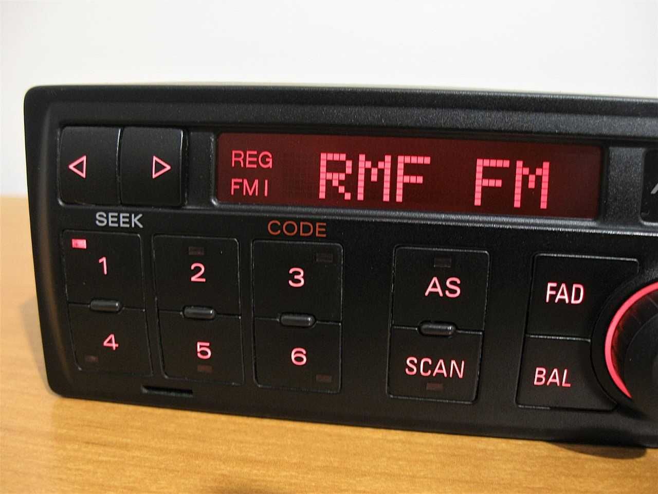 Radio Audi Concert Plus A3 8L A2 A4 B5 A6 C5 A8 TT 22CM