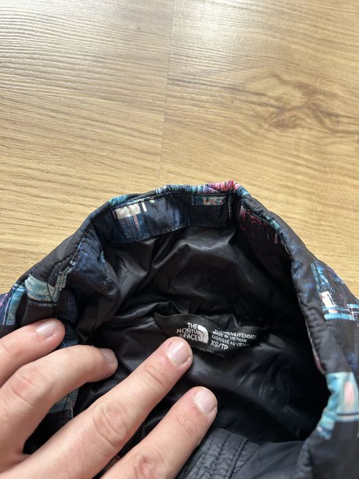 Жіноча куртка вітровка The north face