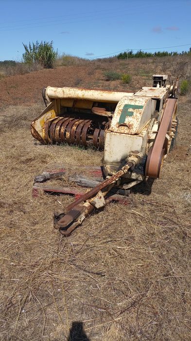 Enfardadeira de arame