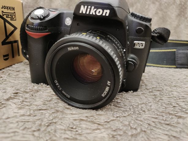 Nikon d80 +nikor 50mm 1.8 +подарунок
