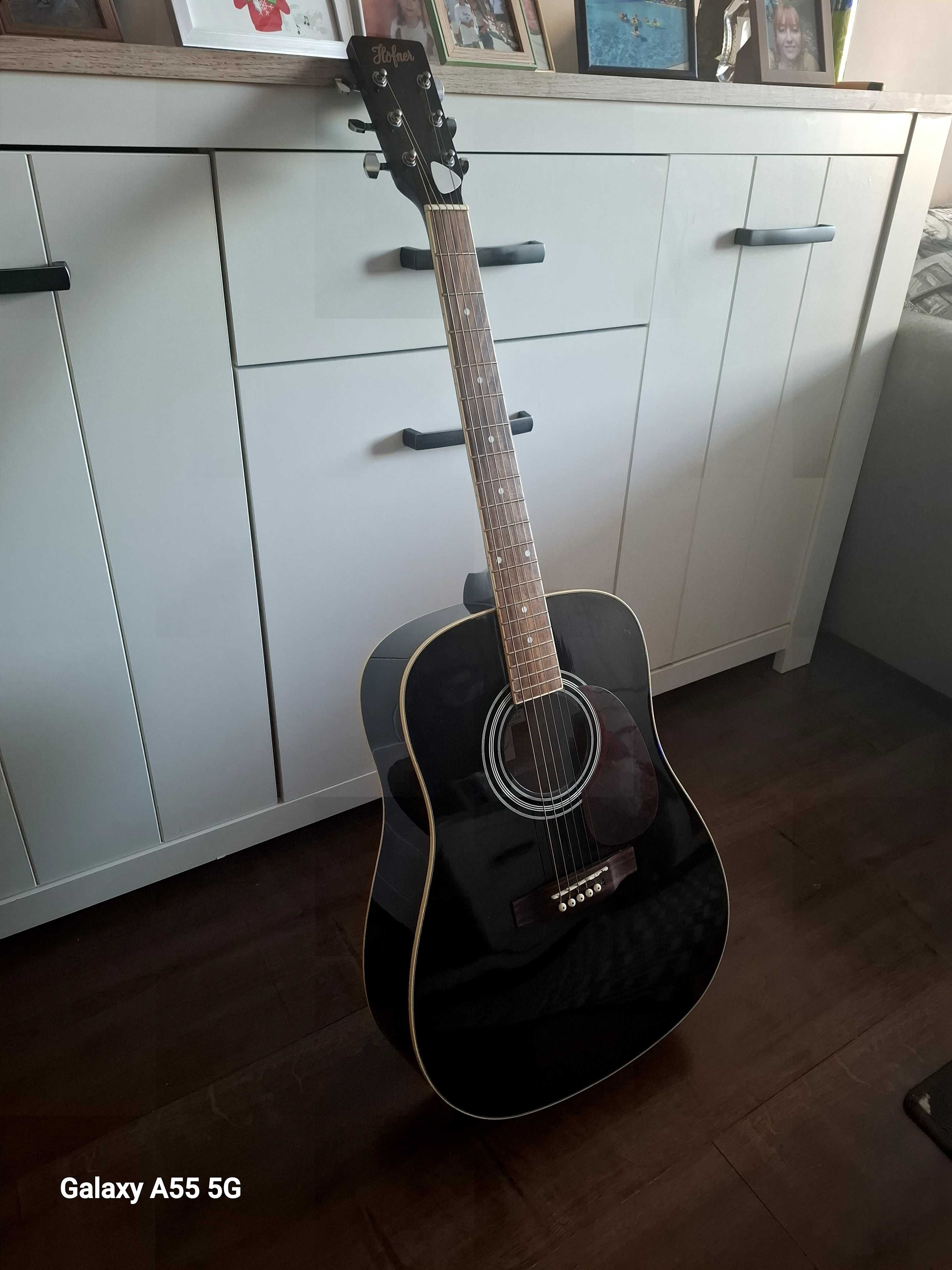 Gitara  akustyczna Hofner.