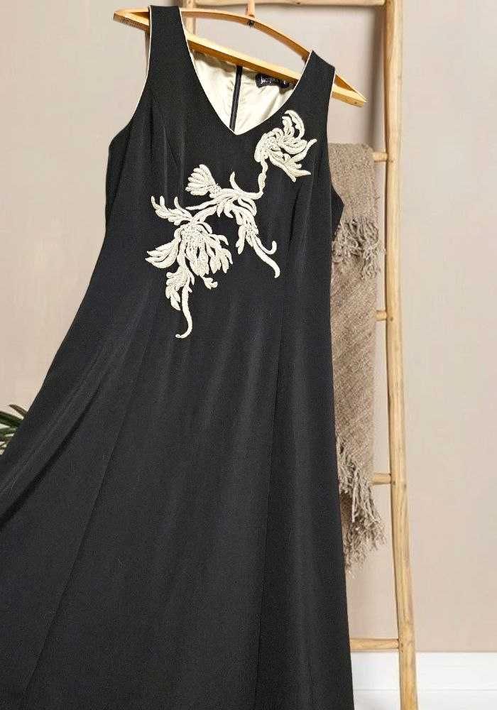 Красивое черное атласное платье с вышивкой Jacques Vert, р. М/L