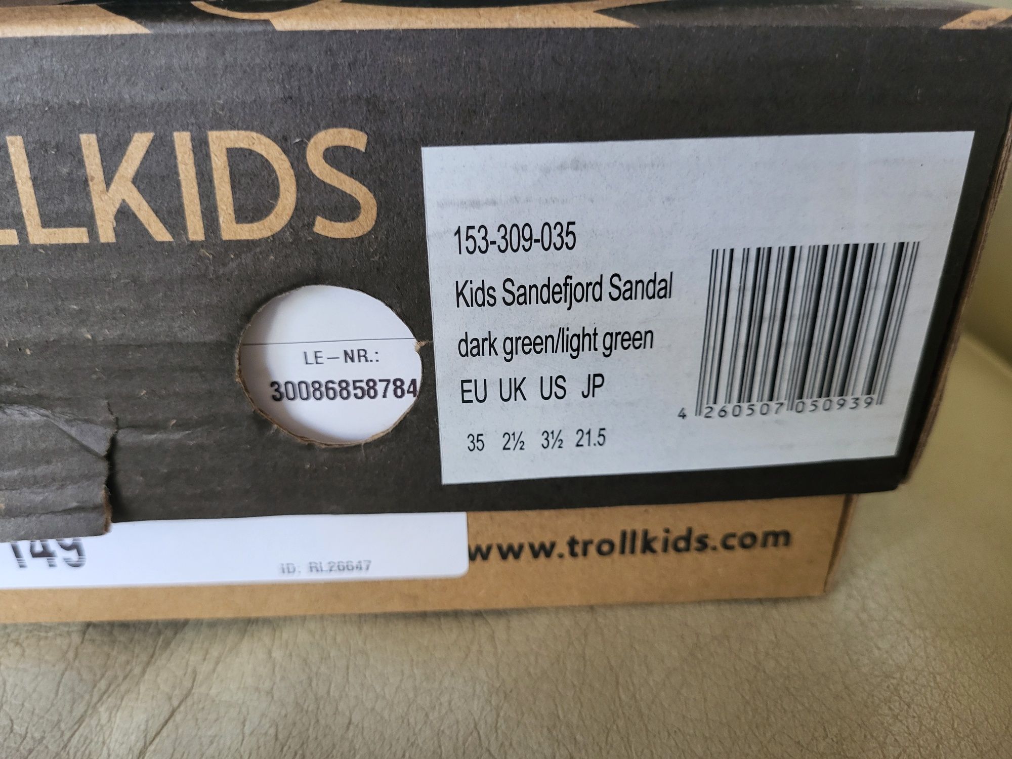 Sandałki zapinane na rzep Trollkids, rozmiar 35