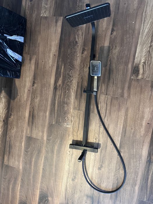 Deszczownica czarna termostatyczna prysznic