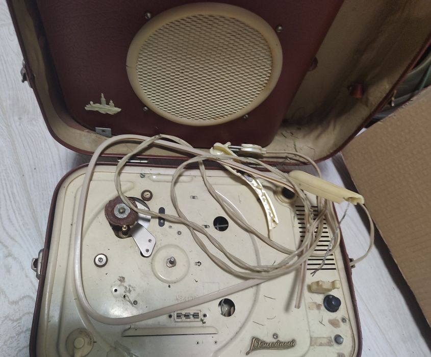 Продам радянський програвач  ,,Ювілейний".