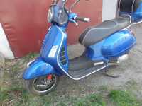 Vespa Piaggio GTS 125 niebieska