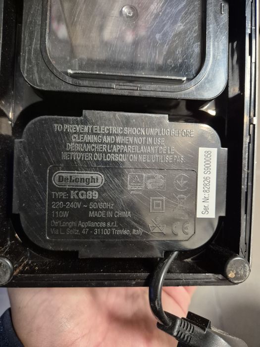 Młynek do kawy Delonghi KG89