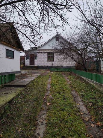 Продаж будинку в селі Троянів.
