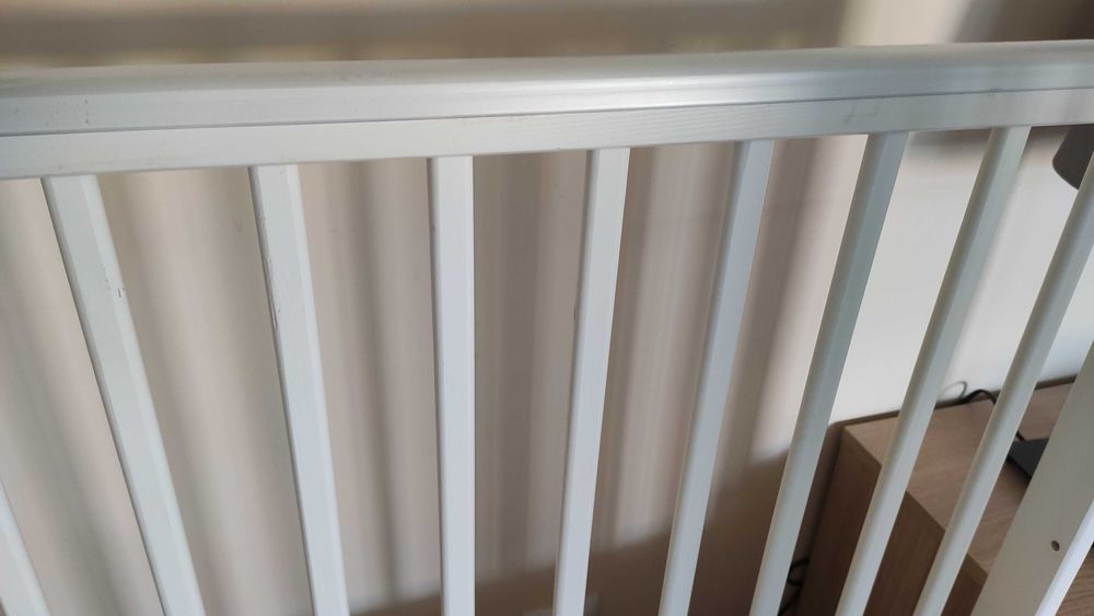 łóżeczko dziecięce w bardzo dobrym stanie+gratisy