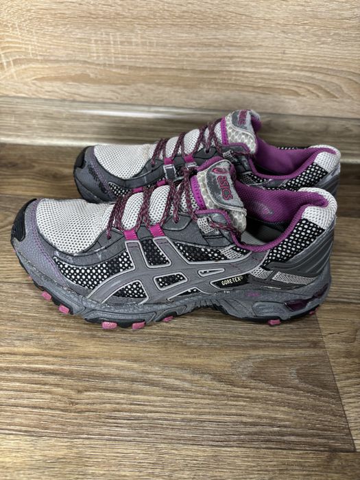 Кроссовки asics gore tex