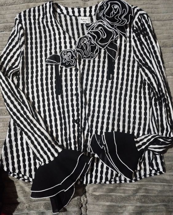 Блузка жіноча стильна