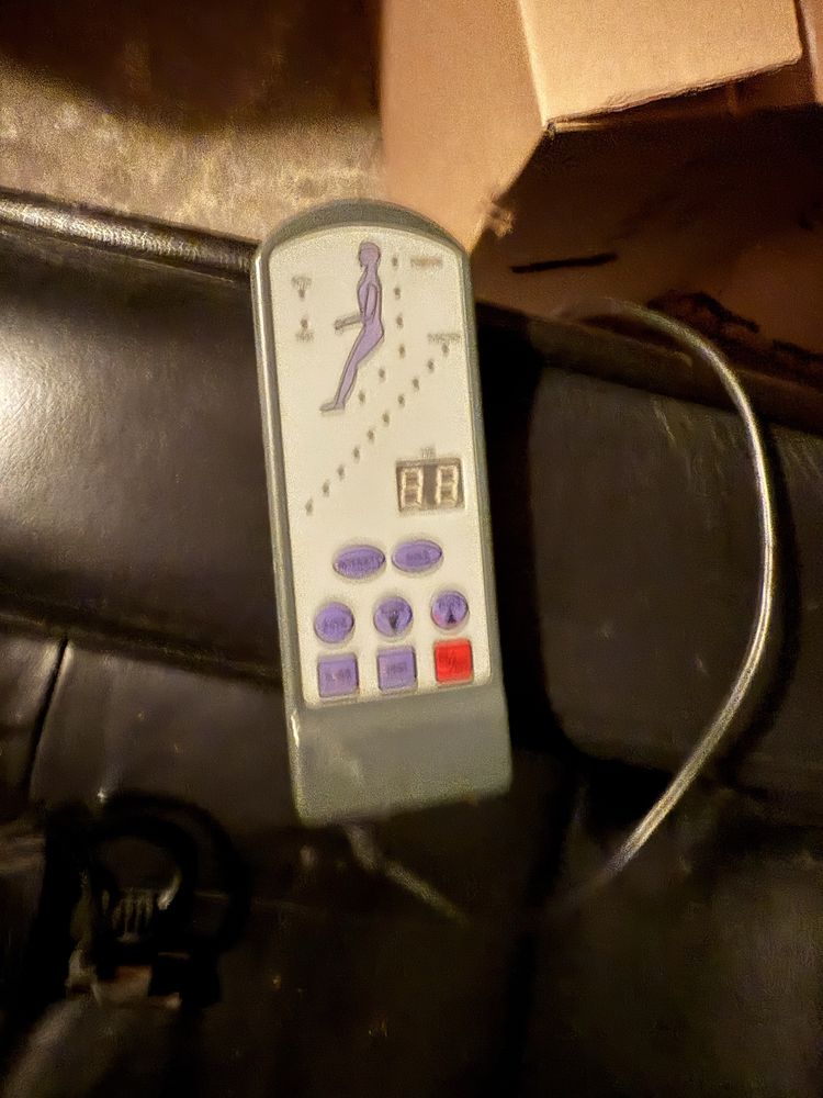 Fotel z masażem  i podnuszkiem