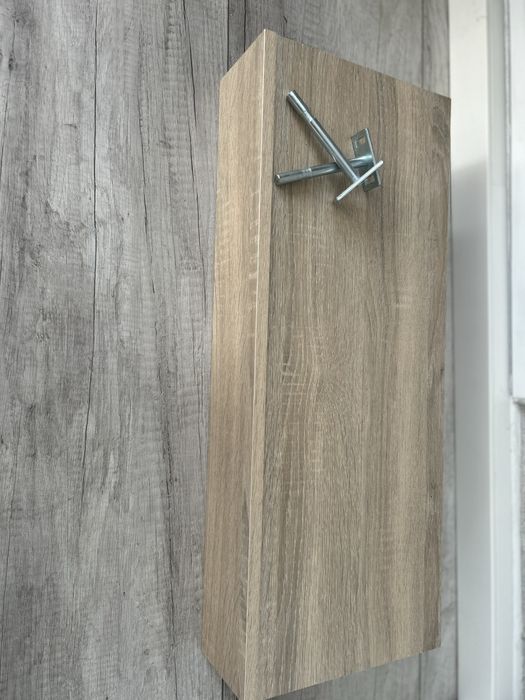 Wiszaca polka z szyflada 60x20