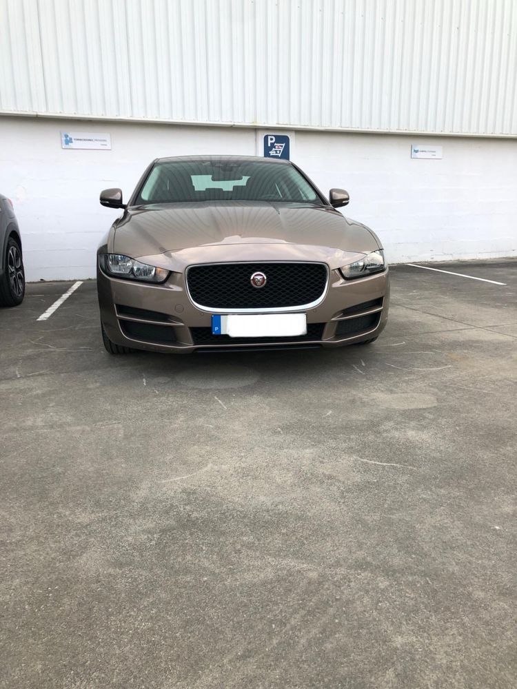 Jaguar XE 2.0 2016