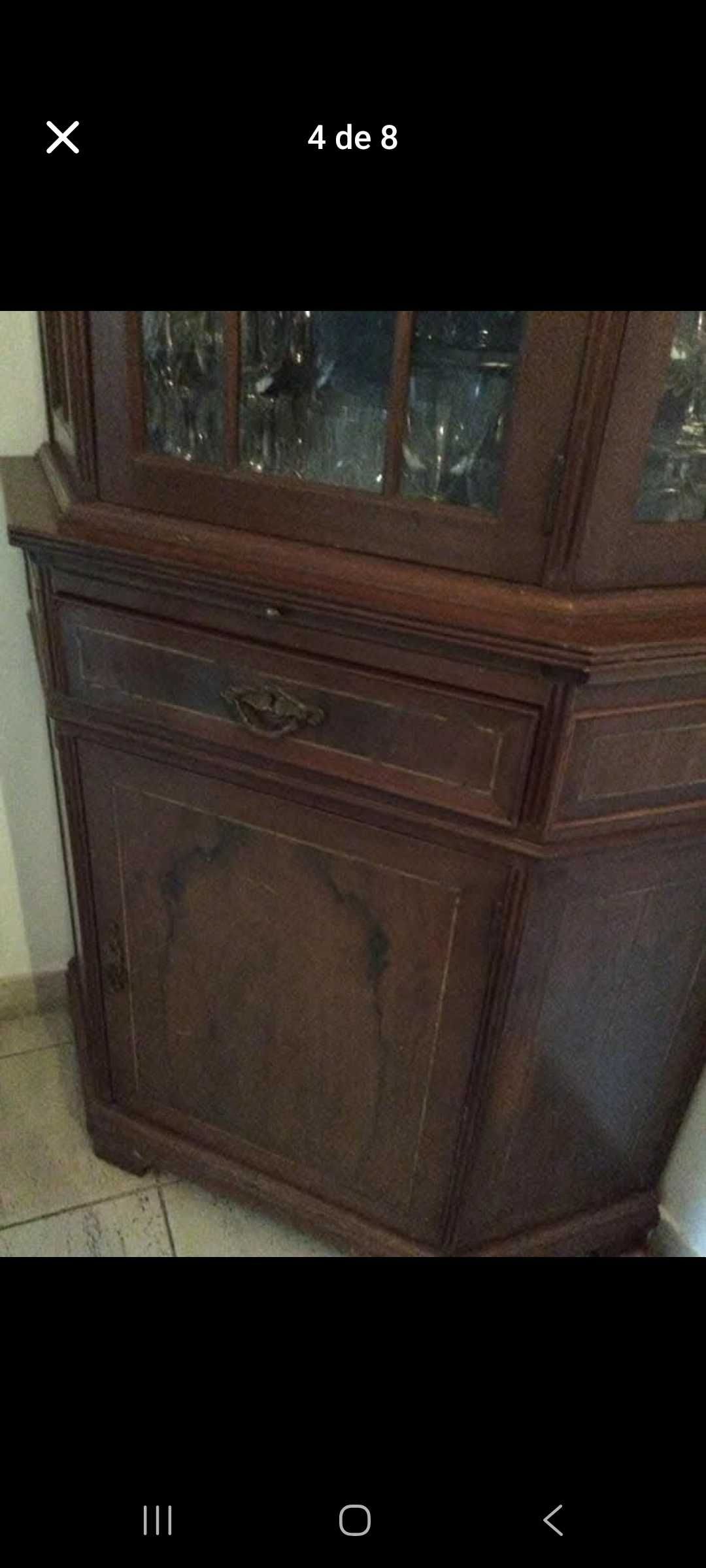 Móvel clássico de canto