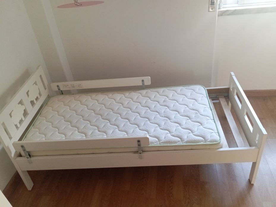 Cama Ikea KRITTER em bom estado ( Colchão menor incluído)